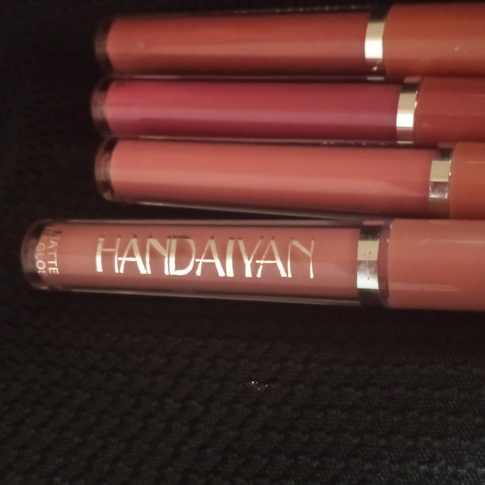 Nude liquid lipsticks
